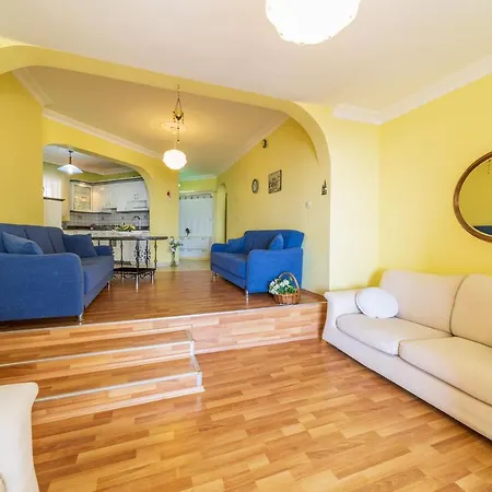 Apartmán Pleasant Flat Near Beach With Amazing Sea View And Balcony In Alanya, Antalya *